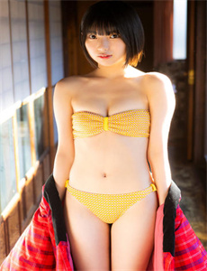 宝贝睁眼看看镜子里的你多美-我是女王电影在线观看